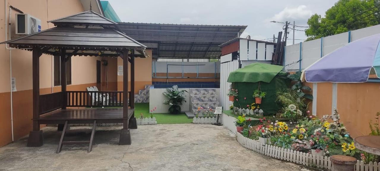 Ns Homestay Private Pool Tanah Merah  Buitenkant foto